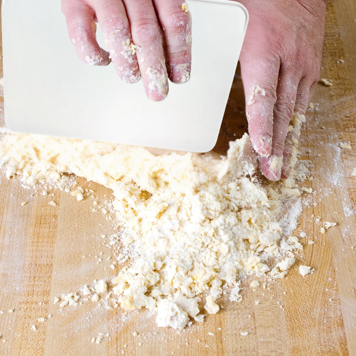 Corona Hamur Kazıyıcı 15,5*9,5 cm Corona Hamur Kazıyıcı 15,5*9,5 cm