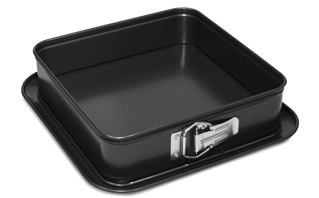 Guardini Gardenia Kelepçeli Kare Kek Kalıbı 24X24 Cm (89524APREE) Guardini Gardenia Kelepçeli Kare Kek Kalıbı 24X24 Cm (89524APREE)