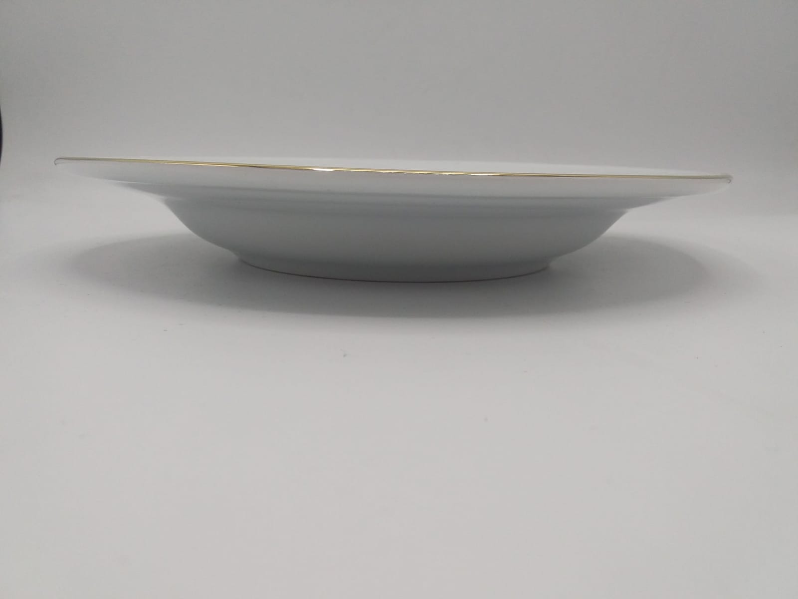 Güral Porselen Satürn 22 Cm Çukur Tabak Altın Yaldızlı ( STR22CK20 ) Güral Porselen Satürn 22 Cm Çukur Tabak Altın Yaldızlı ( STR22CK20 )