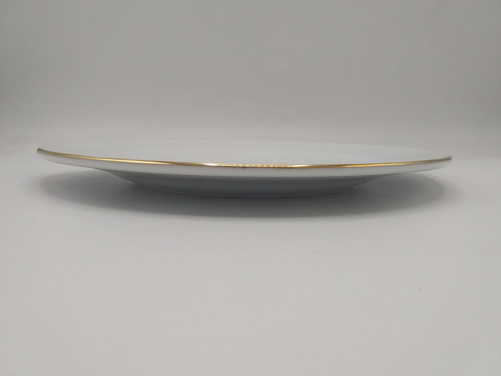 Güral Porselen Satürn 30 cm Düz Tabak Altın Yaldızlı ( STR30DU20 ) Güral Porselen Satürn 30 cm Düz Tabak Altın Yaldızlı ( STR30DU20 )