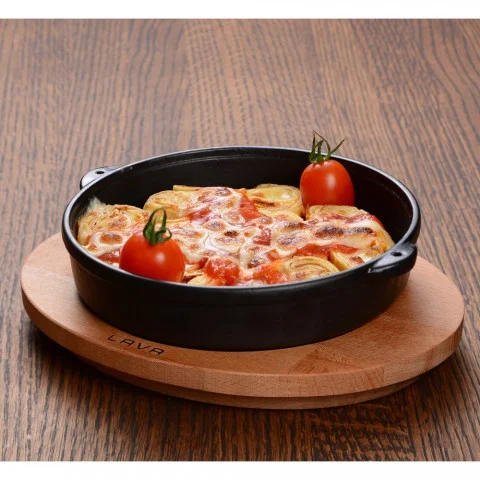 Lava Döküm Ø 17 cm Yuvarlak Güveç Kabı Döküm Demir Yekpare Çift Kulplu Kayın Servis Ahşabı( LV ECO GV 17 K4 ) Lava Döküm Ø 17 cm Yuvarlak Güveç Kabı Döküm Demir Yekpare Çift Kulplu Kayın Servis Ahşabı( LV ECO GV 17 K4 )