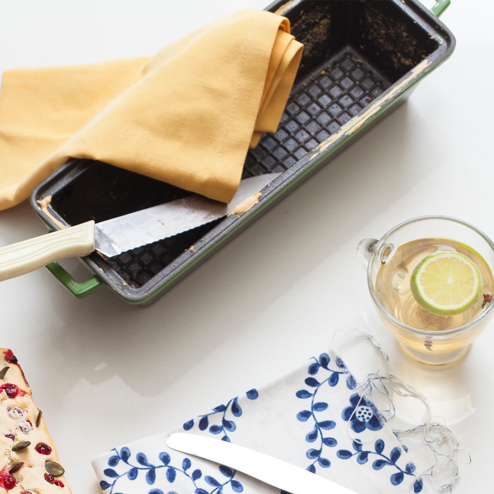 Lava Döküm Ekmek Tenceresi / Kayın Ağacı Servis Standı / Terrine Serisi 11x29cm ( LV P EK 826 K44 ) Lava Döküm Ekmek Tenceresi / Kayın Ağacı Servis Standı / Terrine Serisi 11x29cm ( LV P EK 826 K44 )
