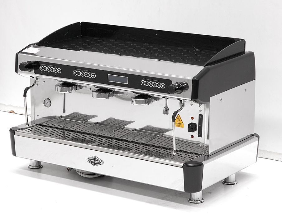 Empero Otomatik Cappuccino ve Espresso Makinesi 3 Gruplu (EMP.CPC.3GB-D) Empero Otomatik Cappuccino ve Espresso Makinesi 3 Gruplu (EMP.CPC.3GB-D)