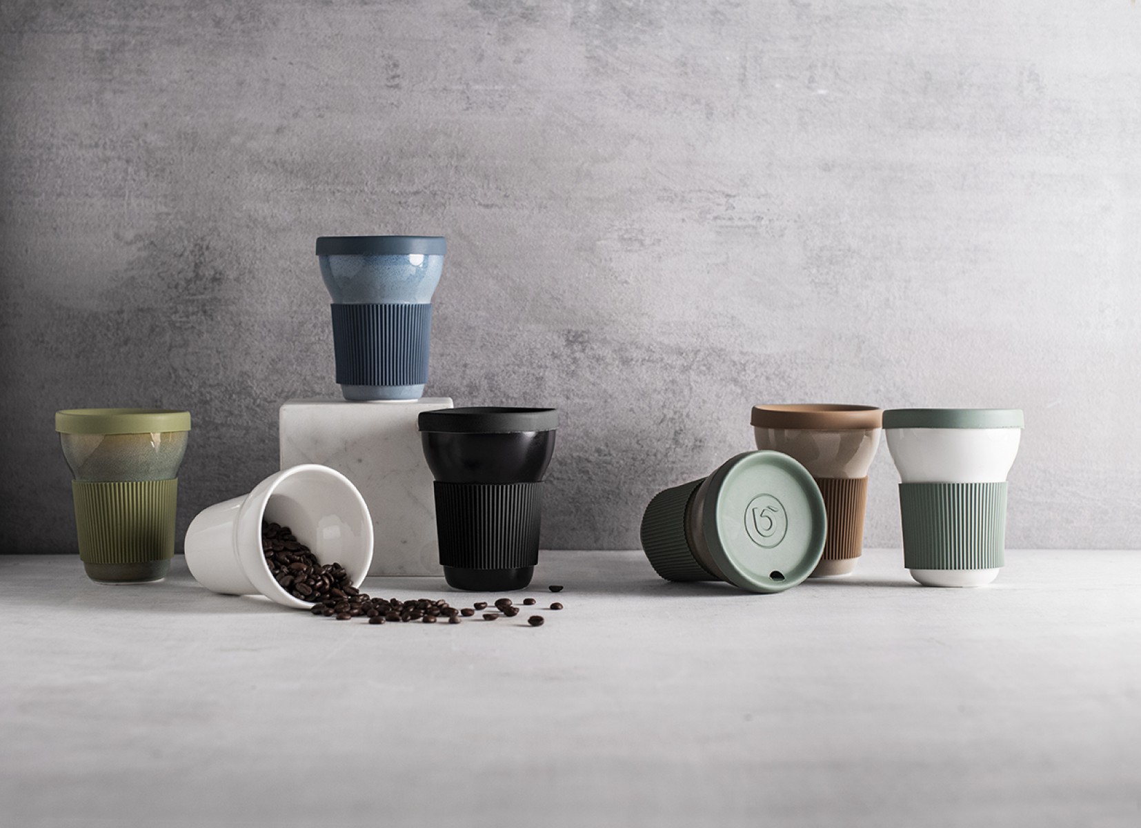 Bonna Silikon Kapak Ve Tutacaklı Gloire Softline Mug 300 cc Bonna Silikon Kapak Ve Tutacaklı Gloire Softline Mug 300 cc