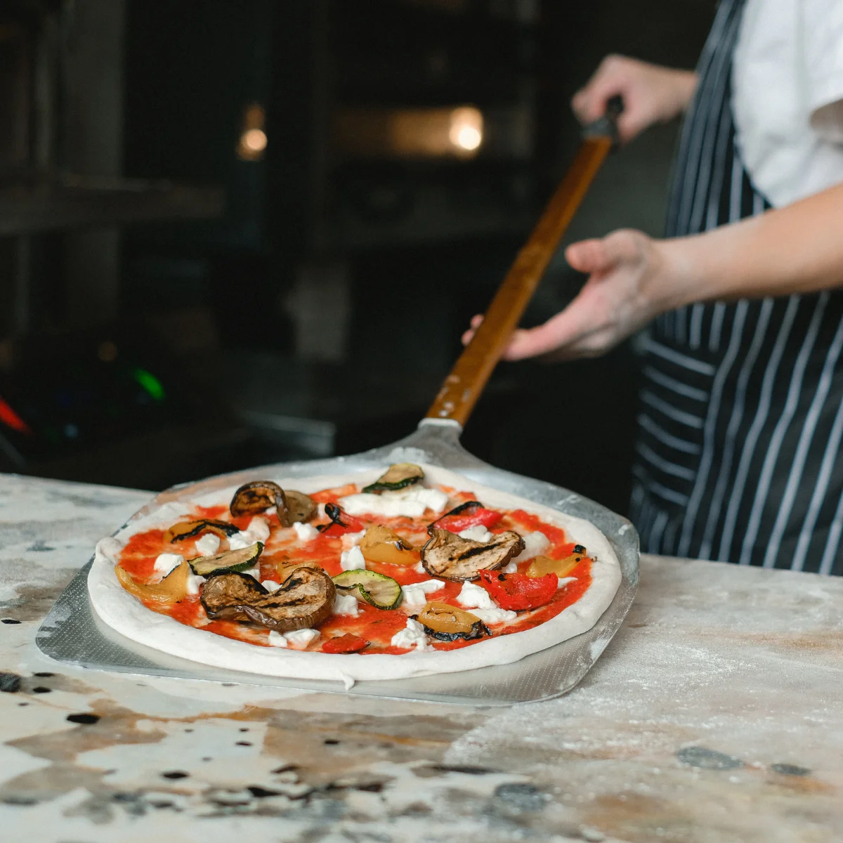 Alüminyum Pizza Küreği Kısa Ahşap Sap 35*40 cm