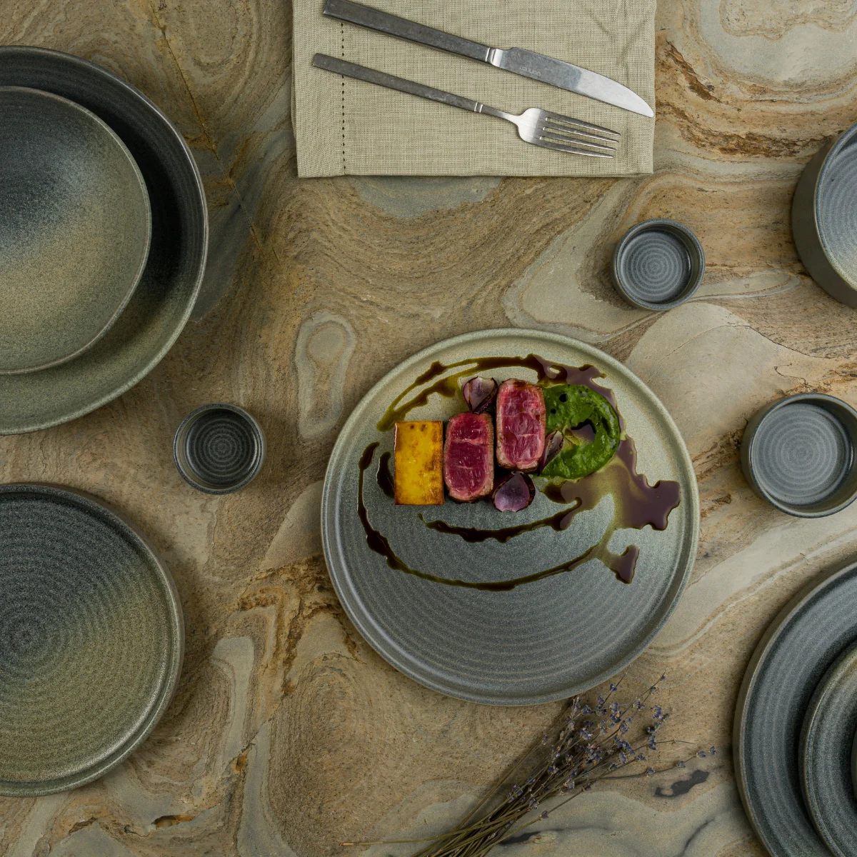 Bonna HORRPL33OV Hornfels Ripple Oval Tabak 33*18 cm