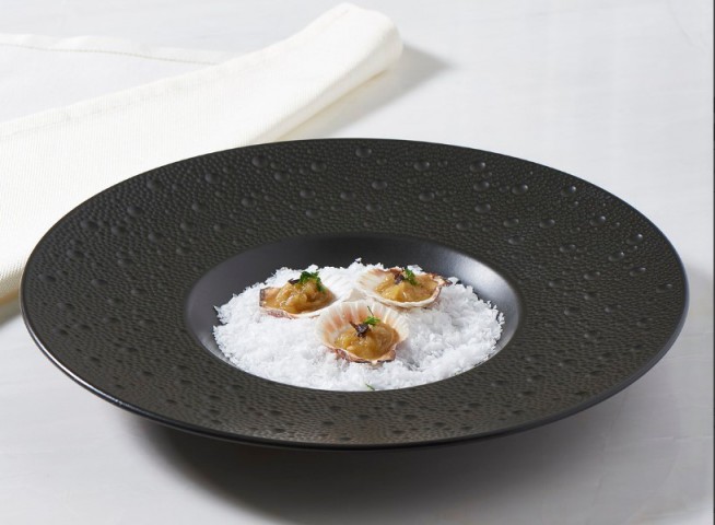 Güral Porselen GBS Moon 32 cm Gurme Düz Tabak Bodrum Siyah (GBSMN32GDU141)