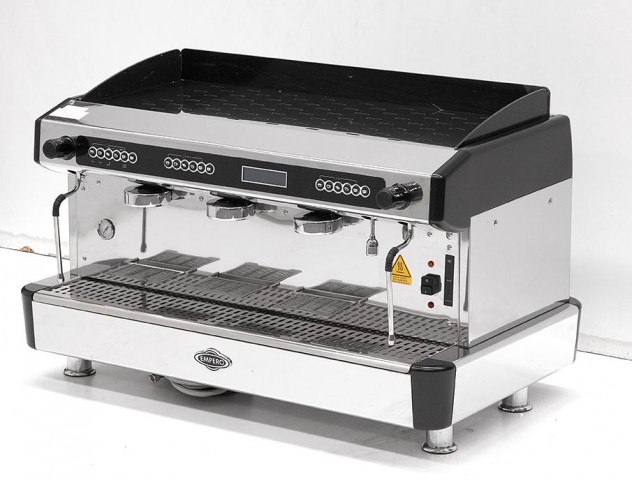 Empero Otomatik Cappuccino ve Espresso Makinesi 3 Gruplu (EMP.CPC.3GB-D) Empero Otomatik Cappuccino ve Espresso Makinesi 3 Gruplu (EMP.CPC.3GB-D)